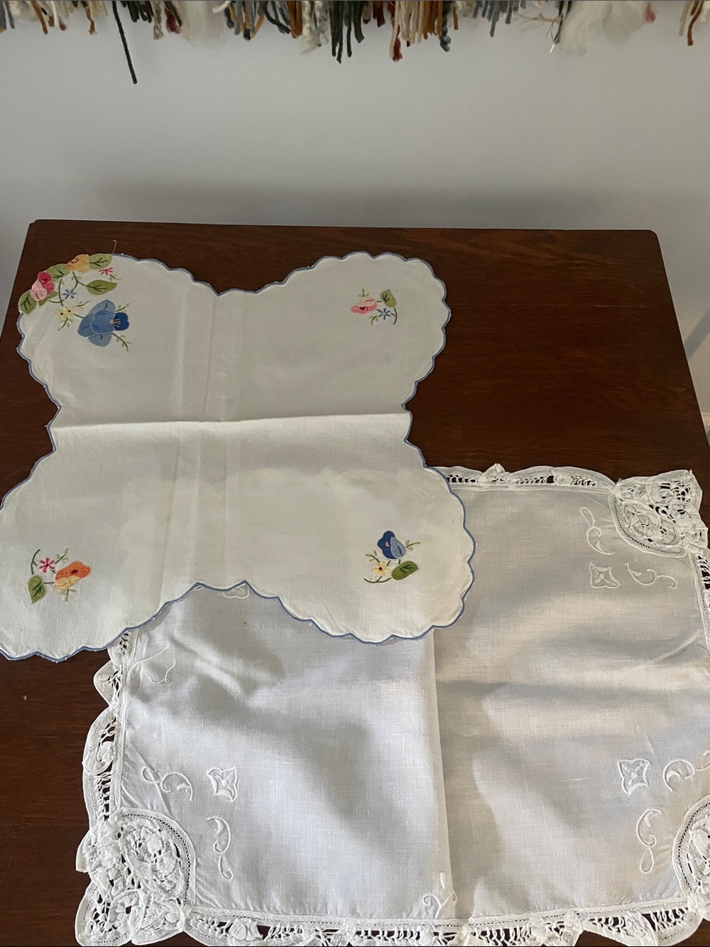 Embroidered white vintage like new Doilies Set - Floral Motif